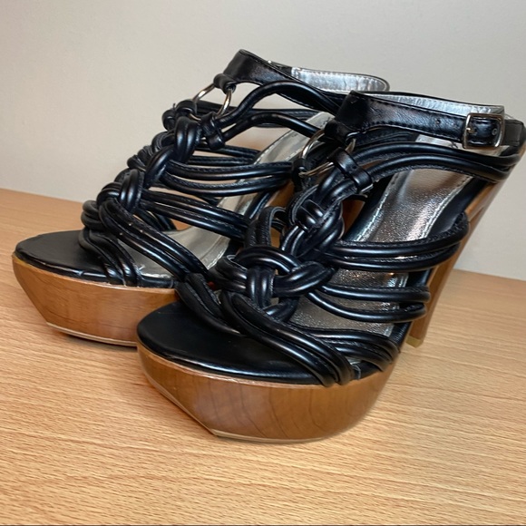 ❤️Pretty ankle strap heels 👠 - Picture 5 of 8